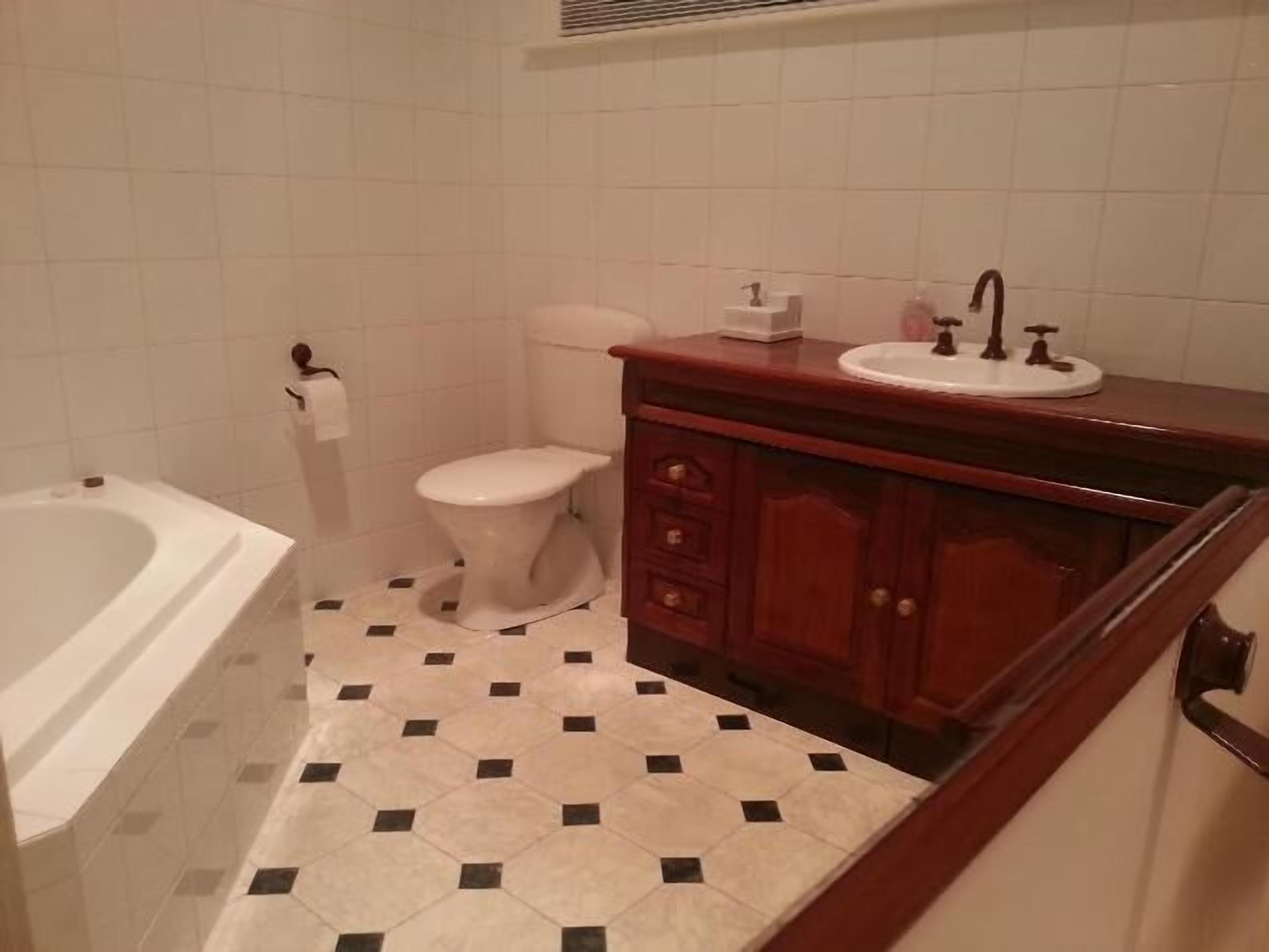 Hadenham House Victoria