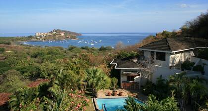 Ocean View Villa with Pool - Villas Casa Loma - Suite 101