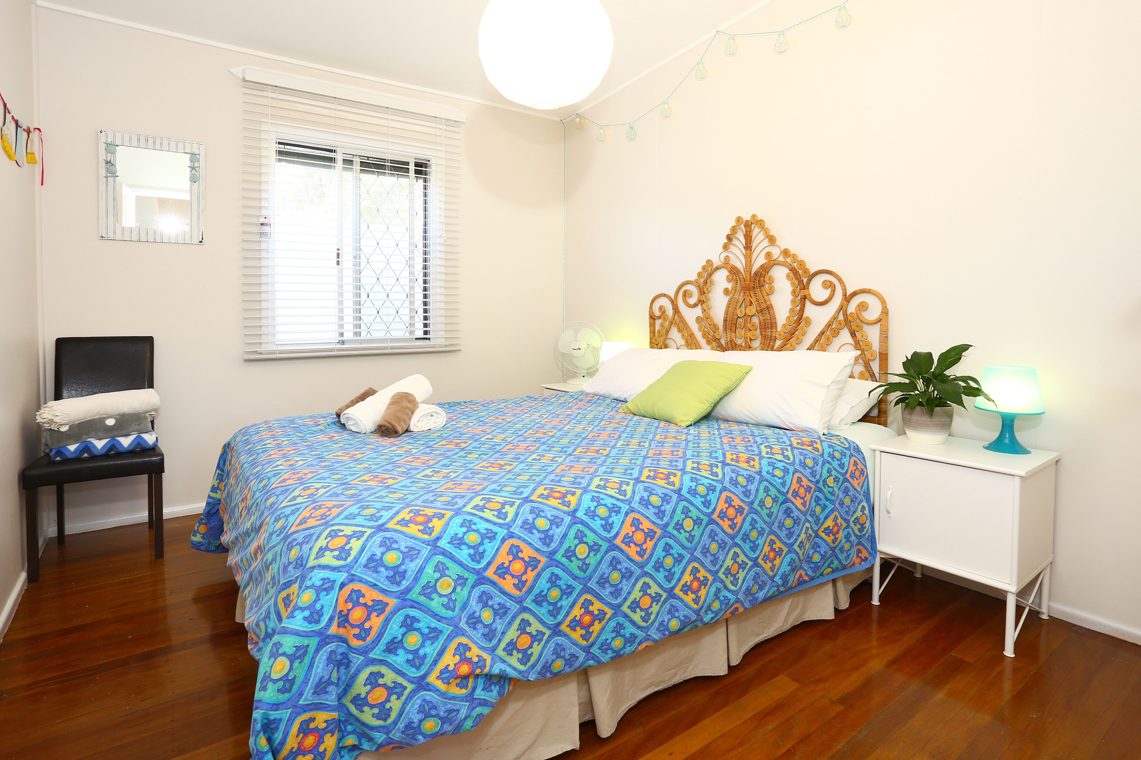 Surfers Beach style Cottage Pet Friendly — image 13