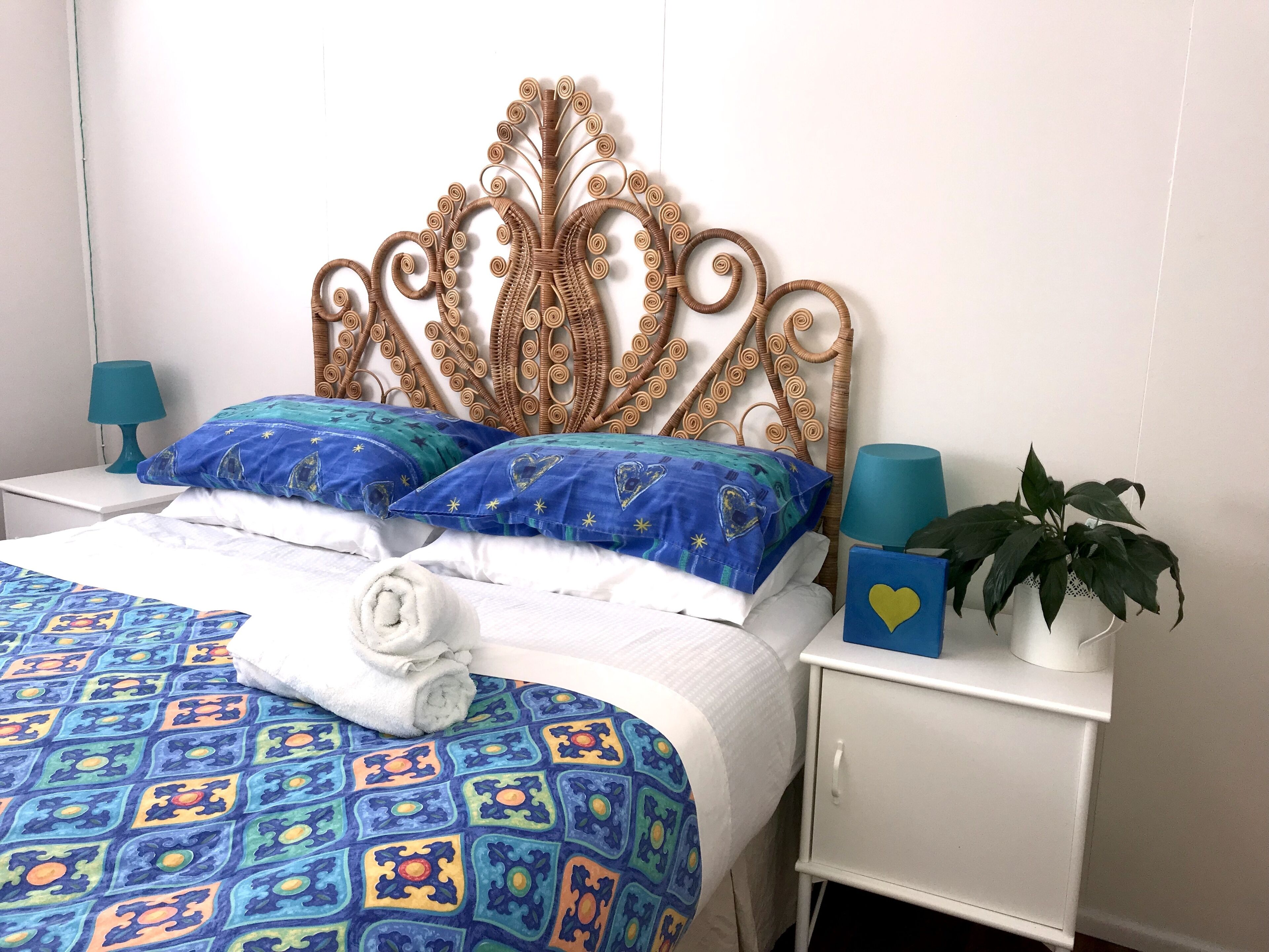 Surfers Beach style Cottage Pet Friendly — image 20