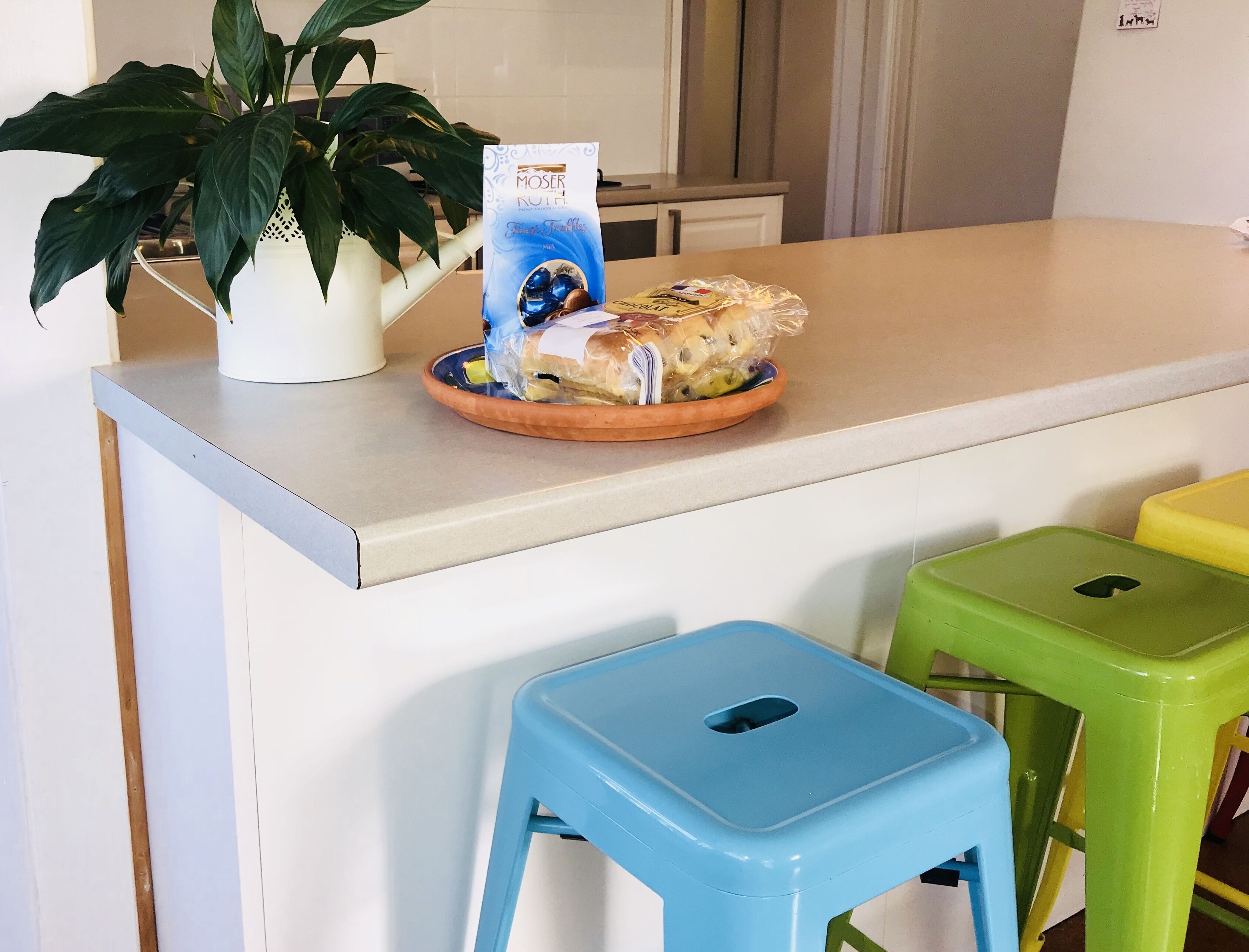 Surfers Beach style Cottage Pet Friendly — image 2