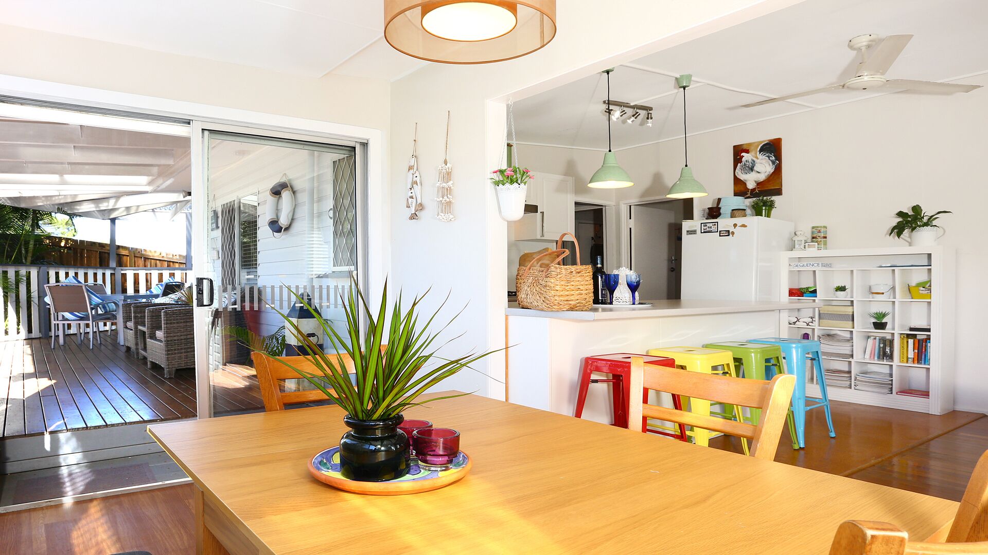 Surfers Beach style Cottage Pet Friendly — image 16