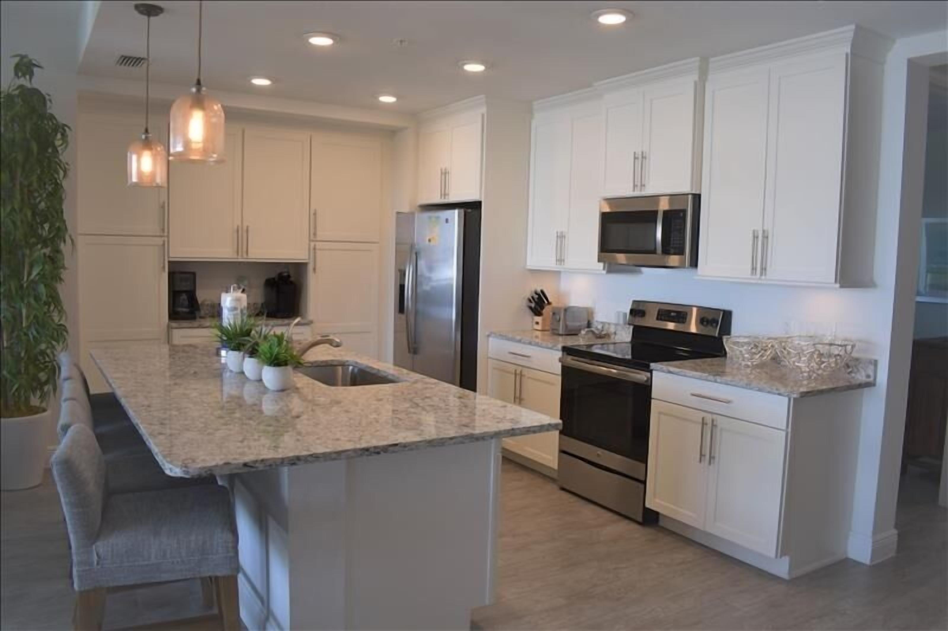 Frigorífic, microones, forn i placa de cuina 