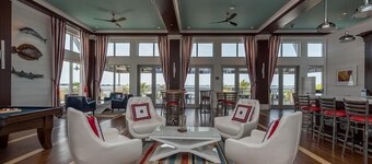 Waterfront on Anna Maria Sound ~ Beaches just minutes away!