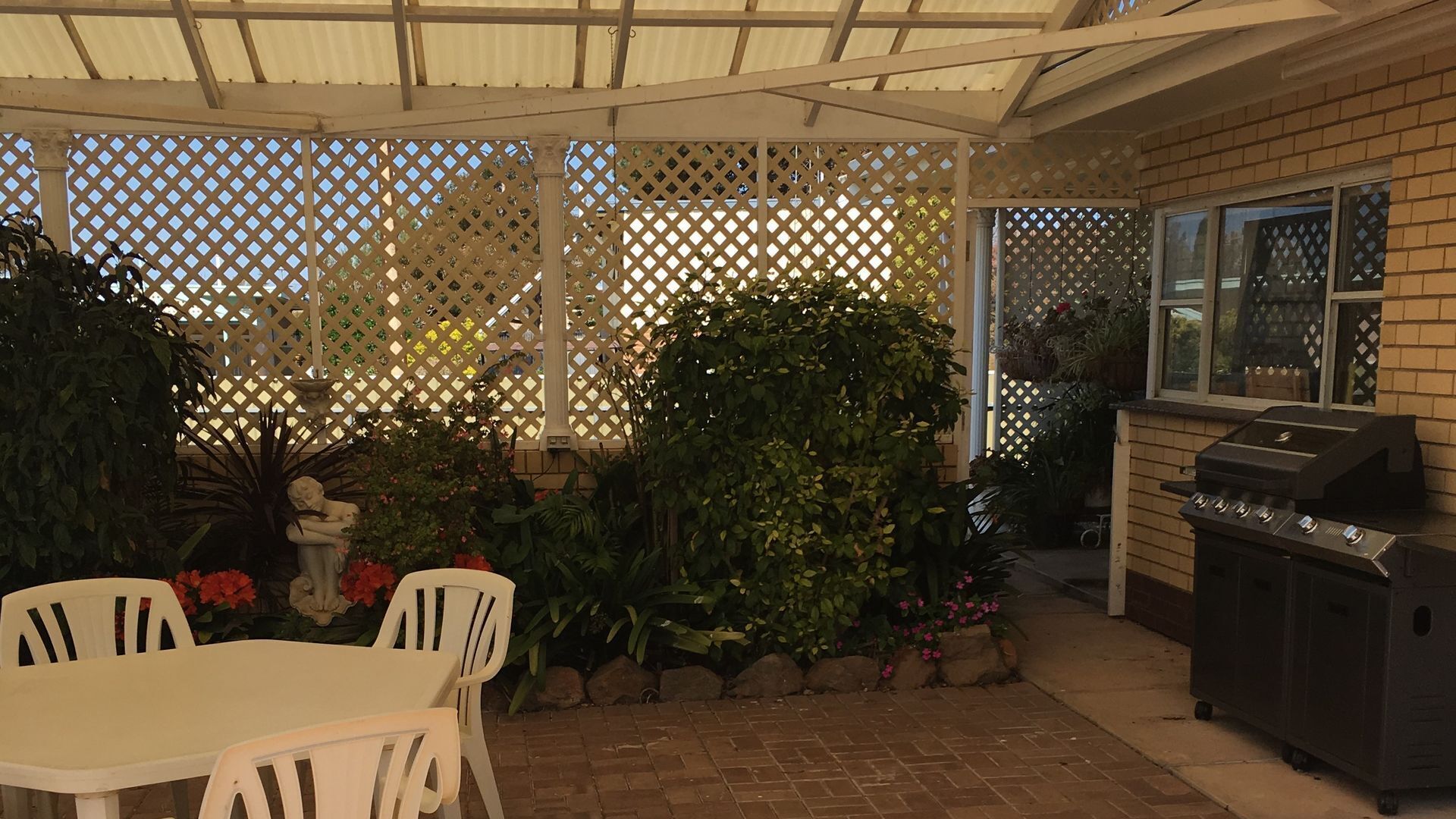 Ocean Fountain - 100m to the Beach — image 7