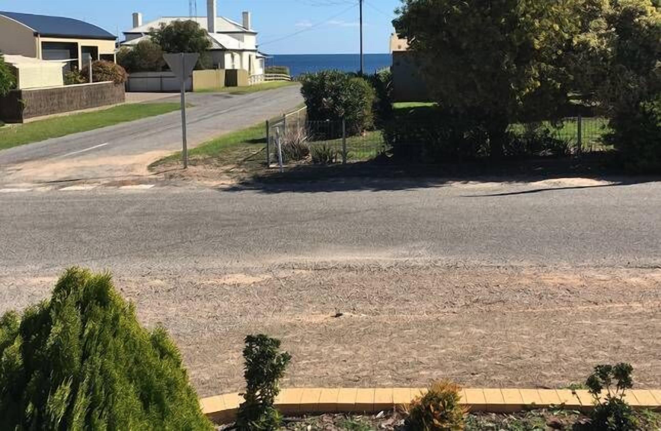 Ocean Fountain - 100m to the Beach — image 4