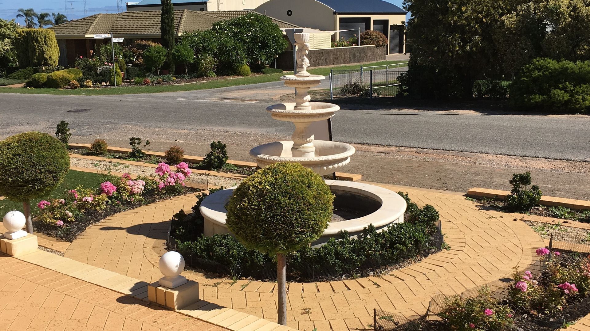 Ocean Fountain - 100m to the Beach — image 13