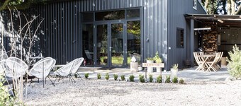 WATERSHED Robertson - a chic shed conversion