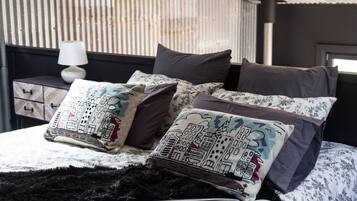 1 Schlafzimmer, BĂŒgeleisen/BĂŒgelbrett, kostenloses WLAN, BettwĂ€sche