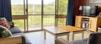 Oli's @ 57 Lakeside Drive, Mallacoota 