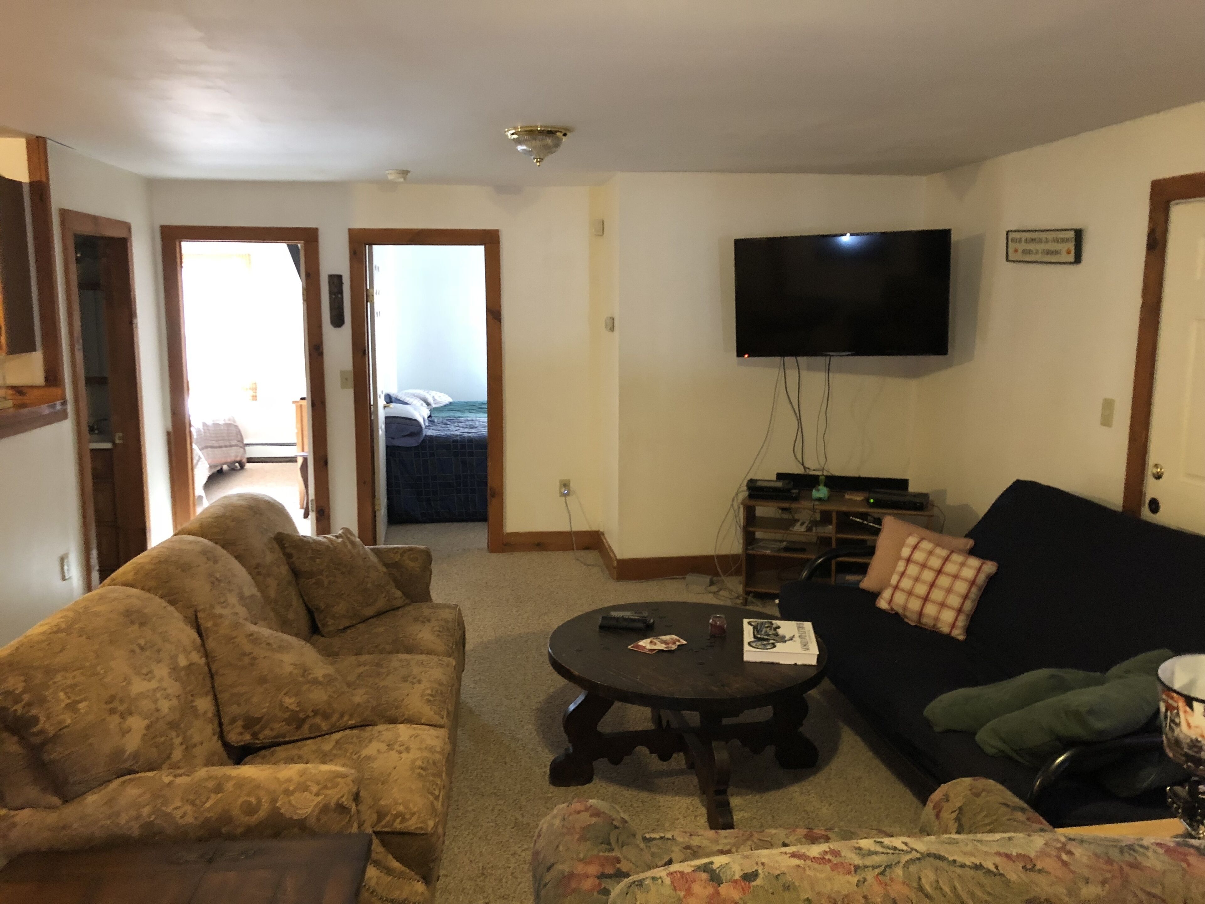 2 bedroom for rent 4 miles from Okemo Mountain!