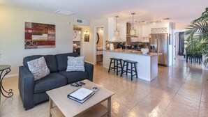 TV, DVD player, books - Charming Home w/ Golf Course + Mountain Views (Sun City)