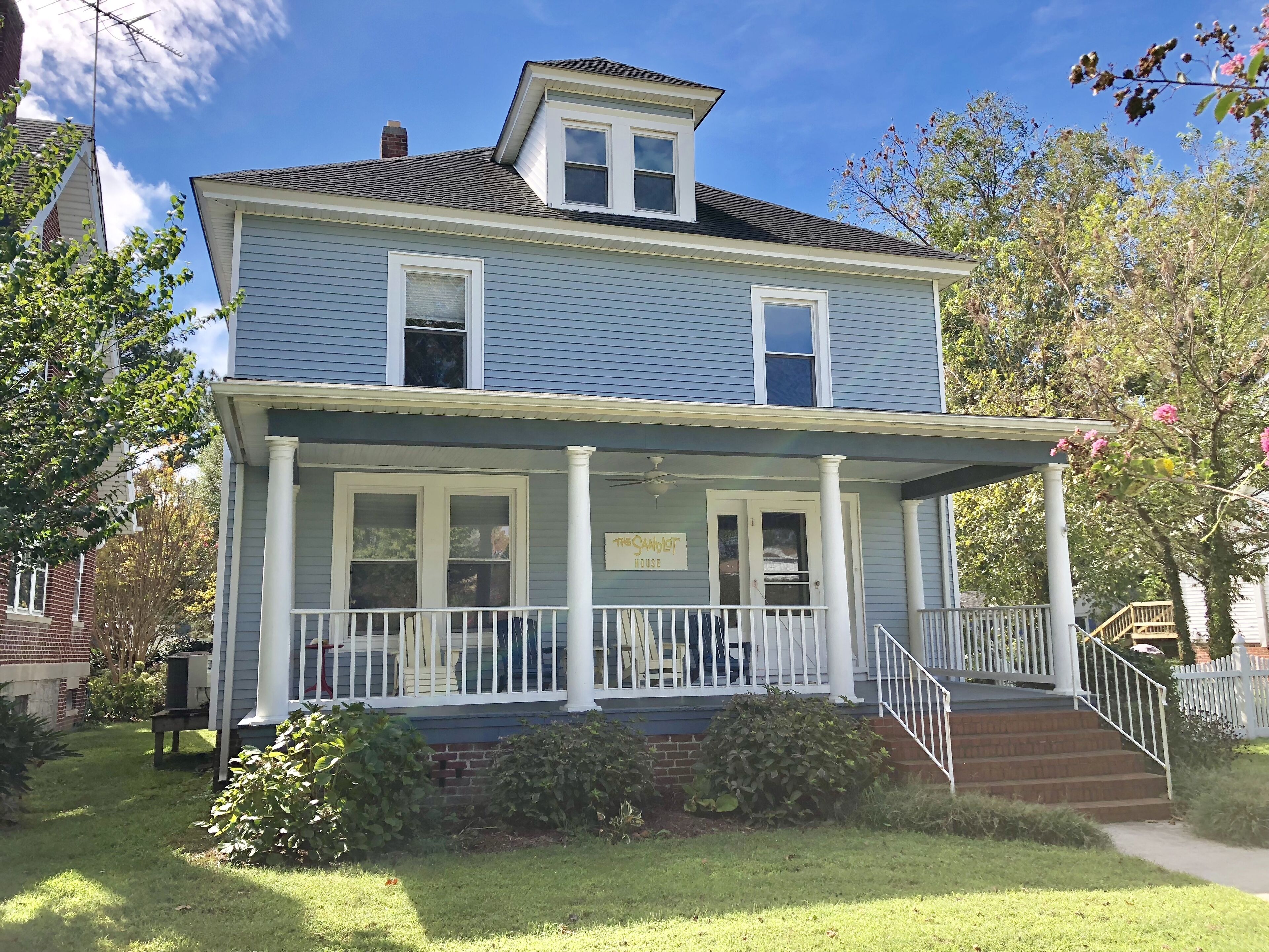 As seen on HGTV! 4 BR, 2 blocks to beach. Newly renovated. Golf Cart Included.