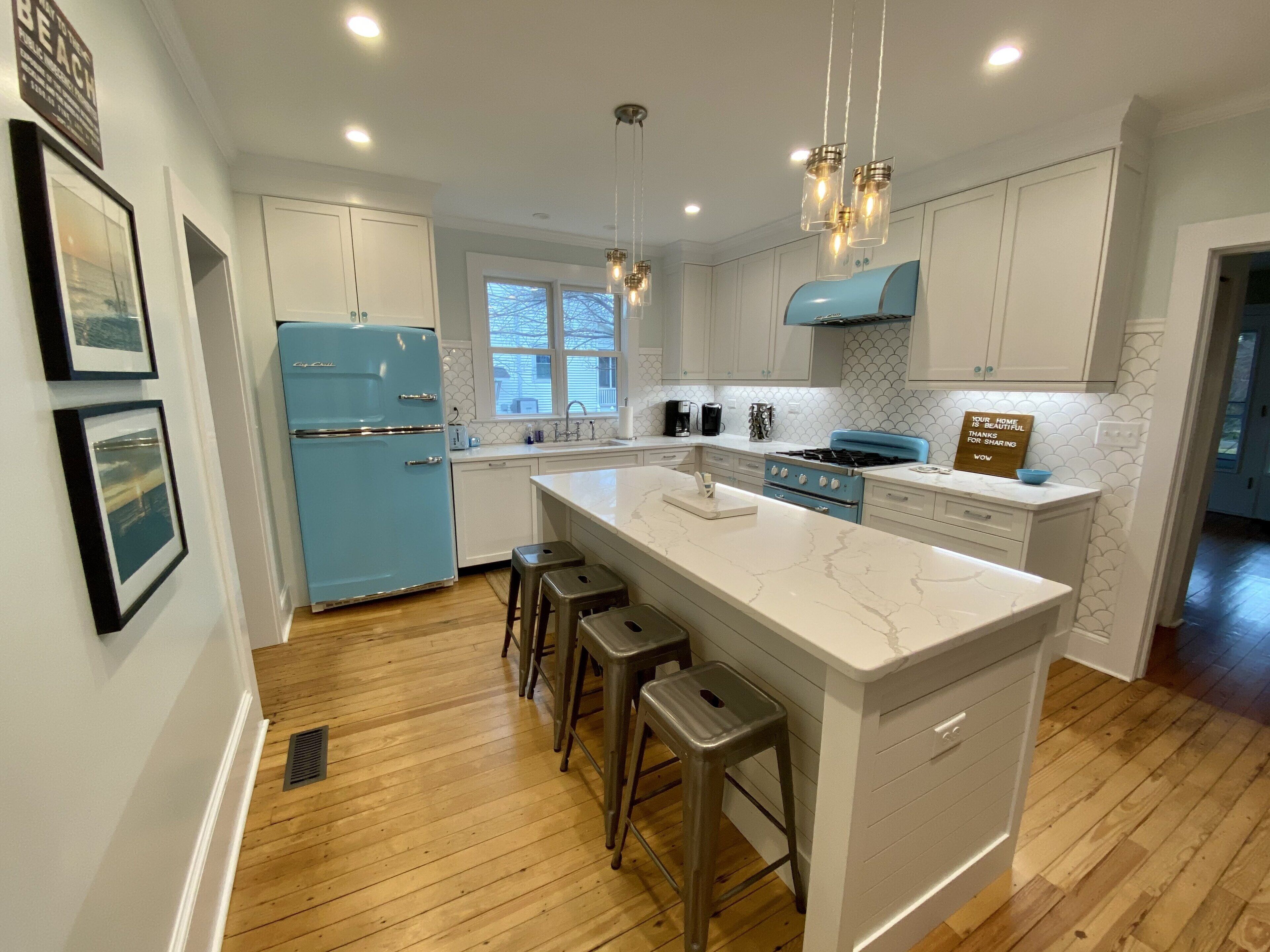 As seen on HGTV! 4 BR, 2 blocks to beach. Newly renovated. Golf Cart Included.