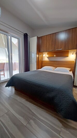 4 slaapkamers, een kluis op de kamer, een strijkplank/strijkijzer