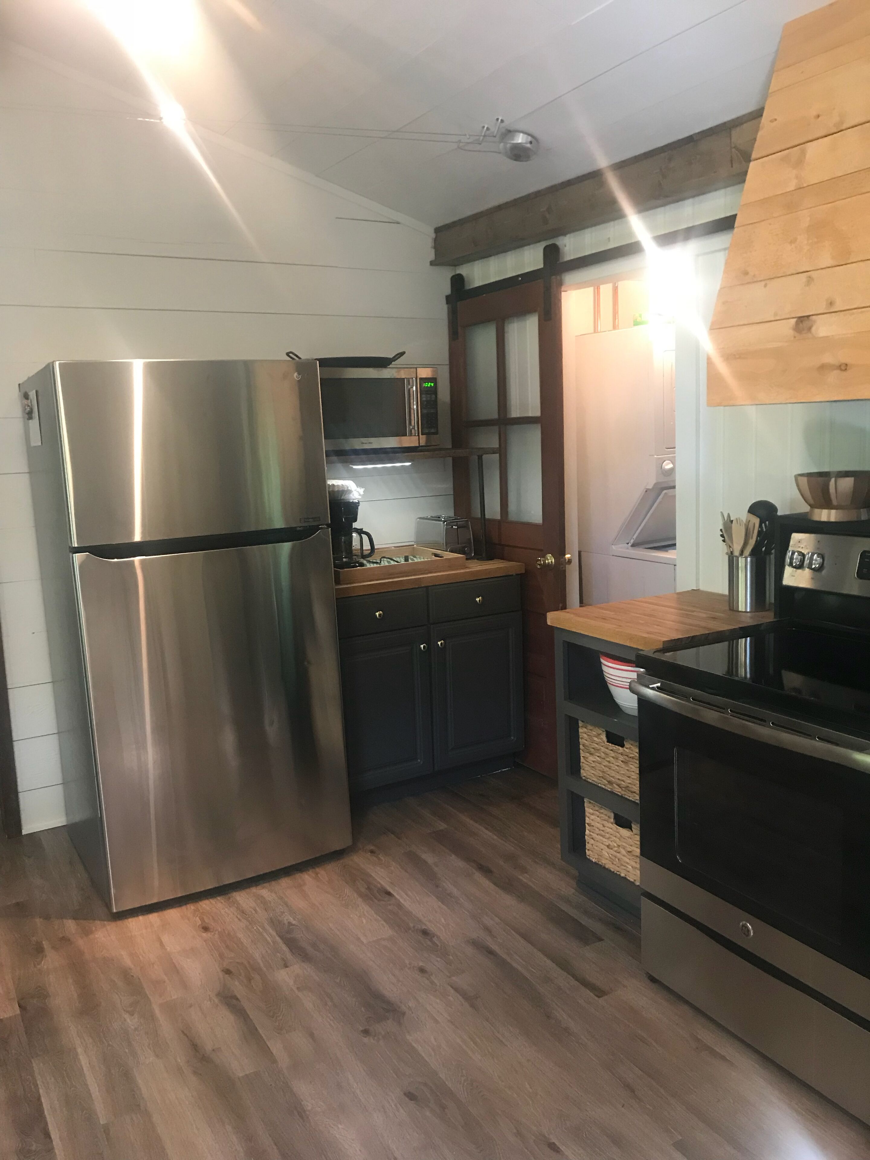 Cozy Lake Front Cabin, sleeps 8, Lake Allatoona