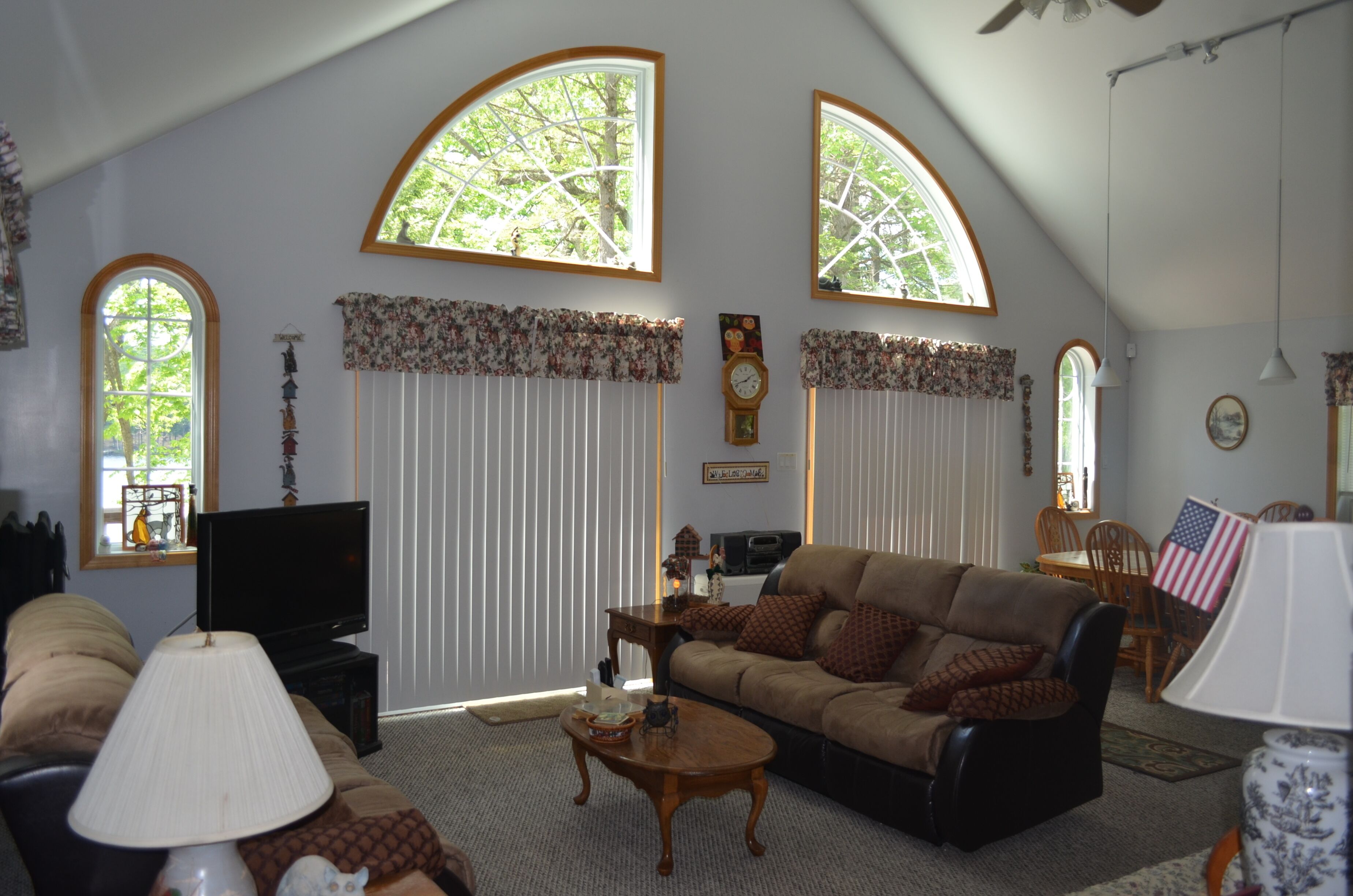 Sebago Waterfront Naples Maine--Dog Friendly-Sleeps 10