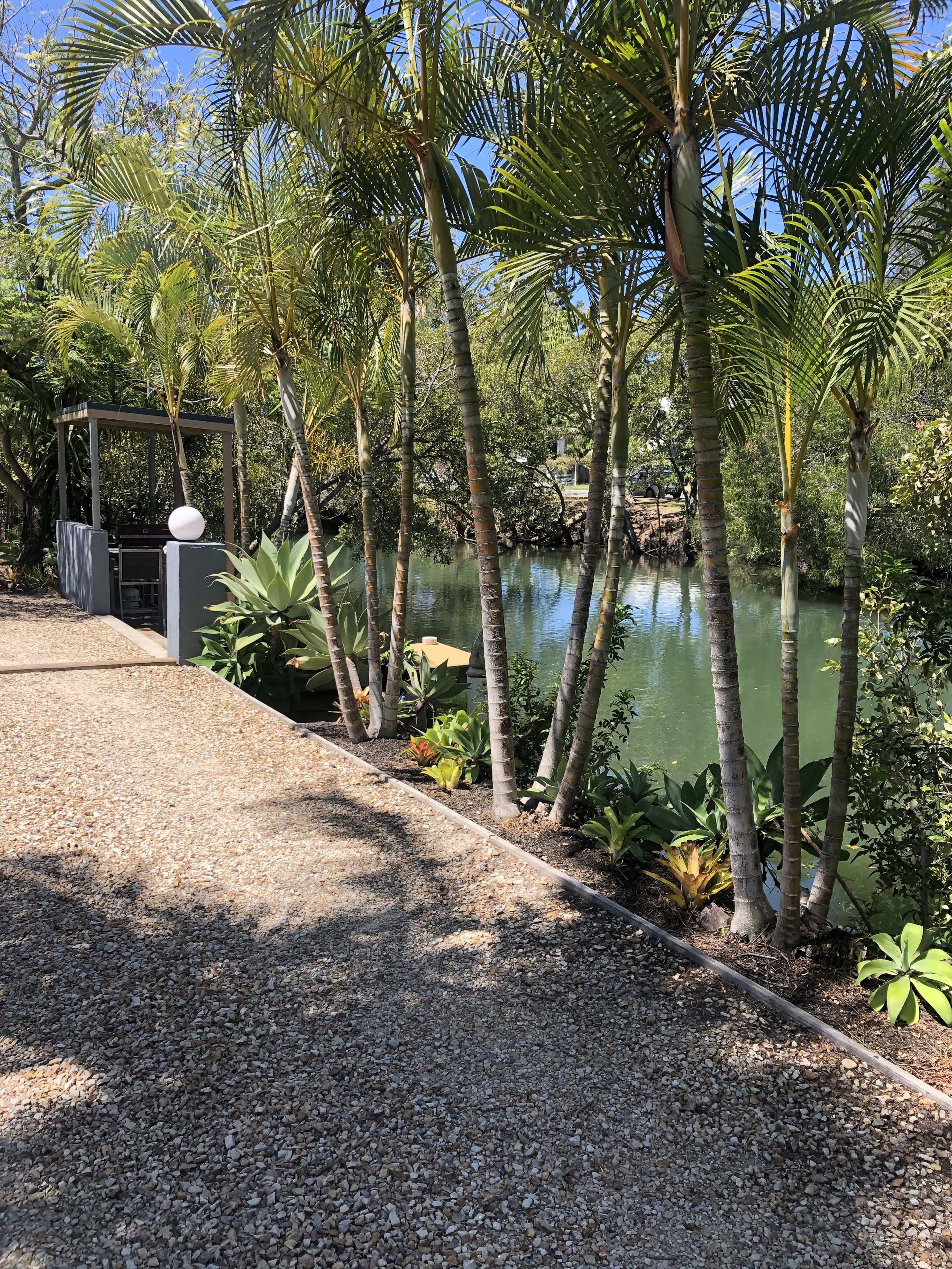 pet friendly water front 1 x bed apartment — image 14