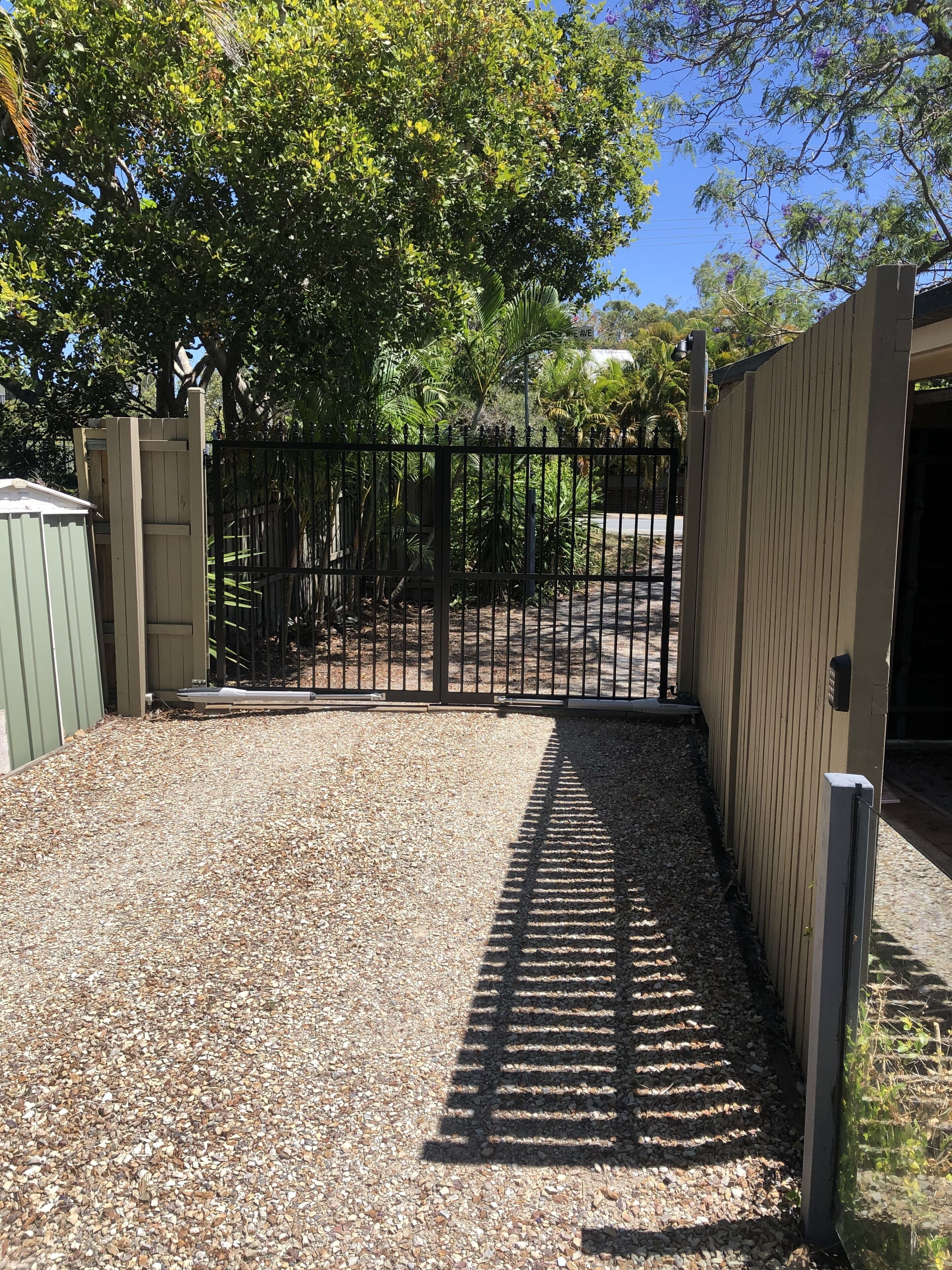 pet friendly water front 1 x bed apartment — image 4