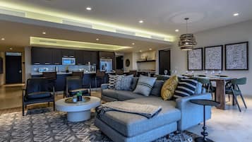 TV, fireplace, Netflix, streaming services