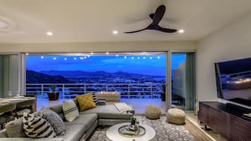 TV, fireplace, Netflix, streaming services