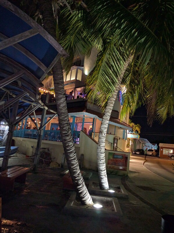 Property grounds - Tappin's Island Condo in Beautiful Barbados (Oistins)