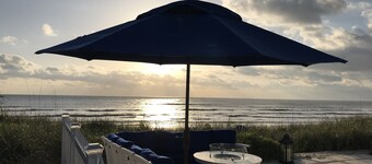 Charming Direct Oceanfront 1940's Beach Cottage in the Perfect Location!