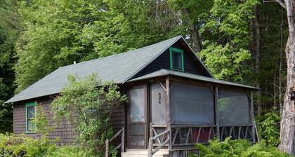 Comfortable Family Cottage on beautiful Clearwater Lake, Industry, ME