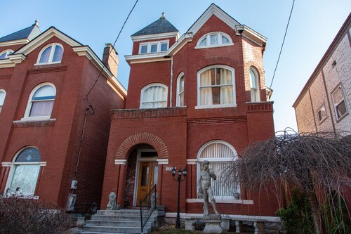 Kentucky Derby Churchill Downs Victorian Mansion 10 mins From it All