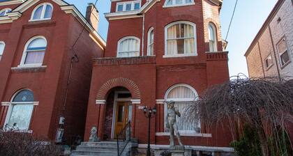 Kentucky Derby Churchill Downs Victorian Mansion 10 mins From it All