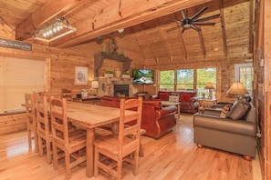 Interior - SmokyMountainHigh: Pets, Hot Tub, Wifi, Resort Pool, Theater, Games, Fire Pit (Pigeon Forge)