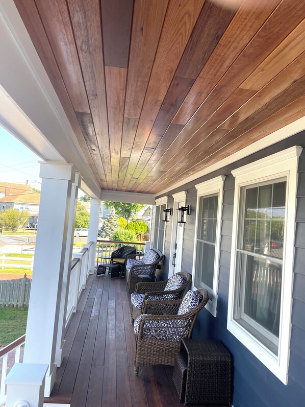 Terrace/patio - Cape May Vacation Rentals-1 block to beach & 2 to town! Walk everywhere! (Cape May)