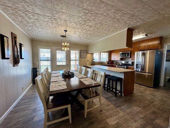 Dining - Tranquil Hill Country Escape: Pet-Friendly, Near Wineries, & Stellar Stargazing! (Stonewall)