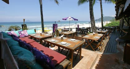 Ocean Front Condo, Juquehy, best beach location.