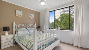 2 bedrooms, Internet - Kirra Vista 9 - Kirra Beachfront - Min. 3 night stays! (Coolangatta)