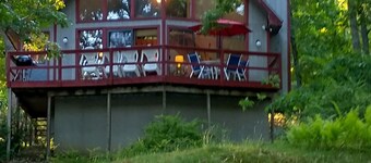 Waterfront 4 Season  Cabin   Pet Friendly Canoe  Air Conditioned