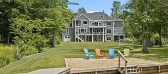 Luxury Lakefront Estate on Lake Anna 8,000 SqFt, Private Beach & Dock, Sleeps 20