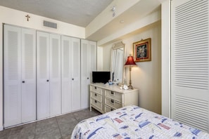 Group,Bedroom, - FREE DAILY ACTIVITIES & LINENS INCLUDED*! 2bed/2bath Quayh condo available for a mini-week! (Ocean City)