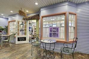 Dining - FREE DAILY ACTIVITIES & LINENS INCLUDED*! 2bed/2bath Quayh condo available for a mini-week! (Ocean City)