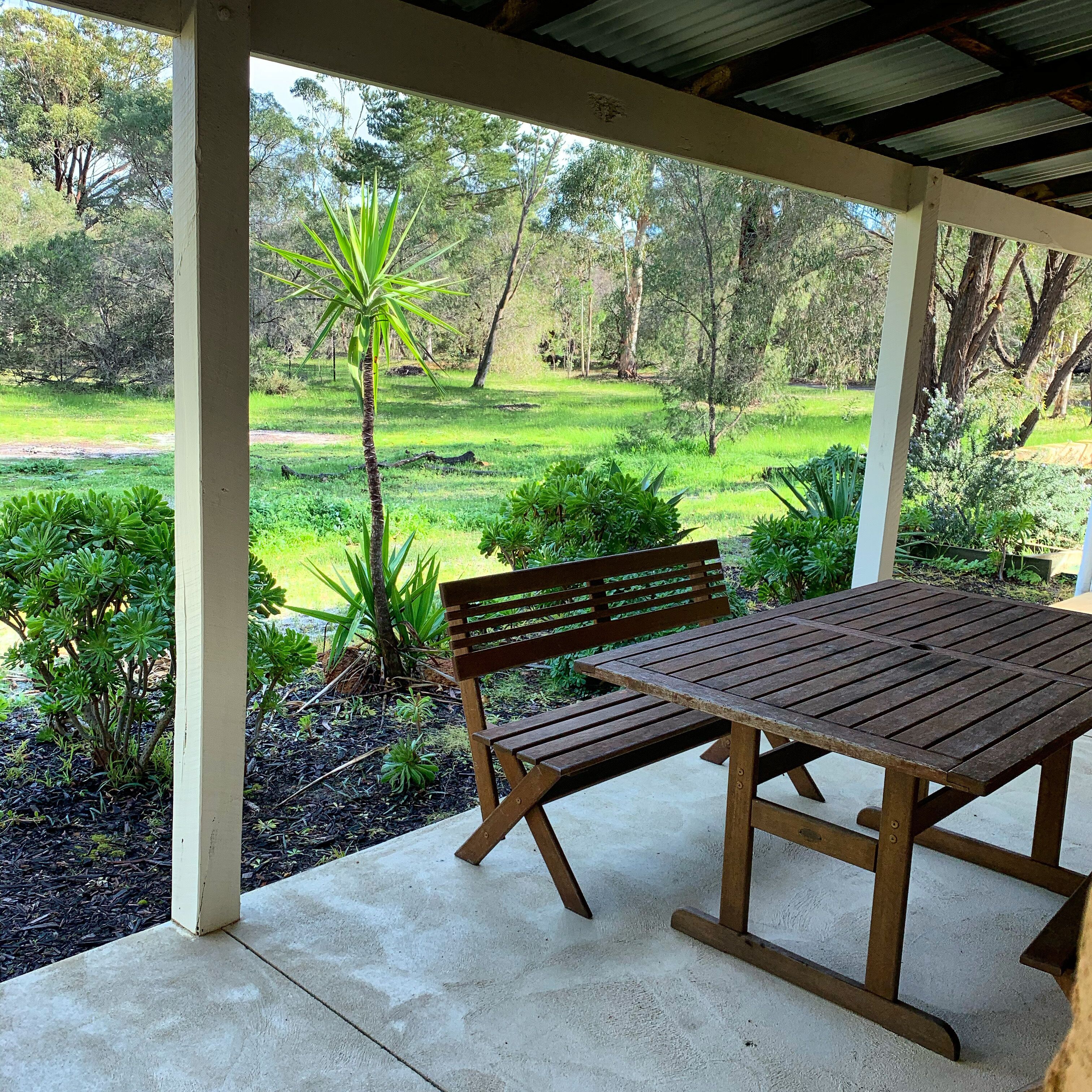 Fantastic bush setting - \"The Clam\" cottage Yallingup — image 9