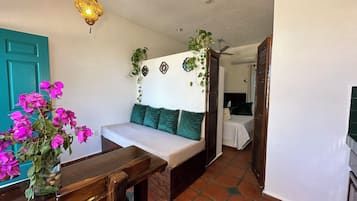 1 dormitorio, caja fuerte, cortinas opacas