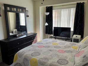 3 bedrooms, desk, iron/ironing board, free WiFi - Your Flagstaff home away from home (Flagstaff)