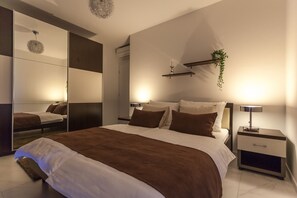 2 室のベッドルーム、セーフティボックス (室内)、アイロン / アイロン台、WiFi (無料)