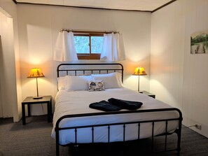 2 bedrooms, WiFi, bed sheets, wheelchair access