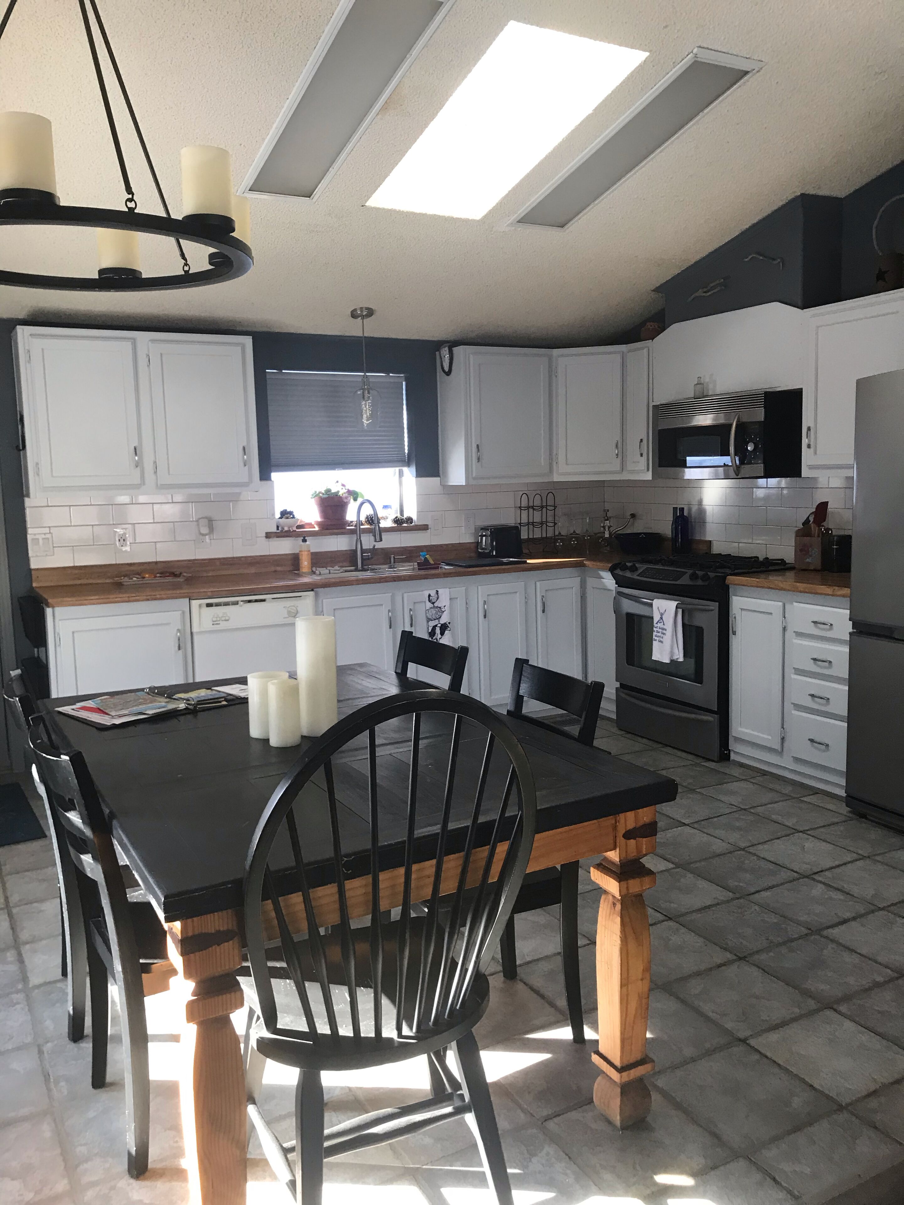  Cleaned & Sanitized!  Beautiful River Views! 