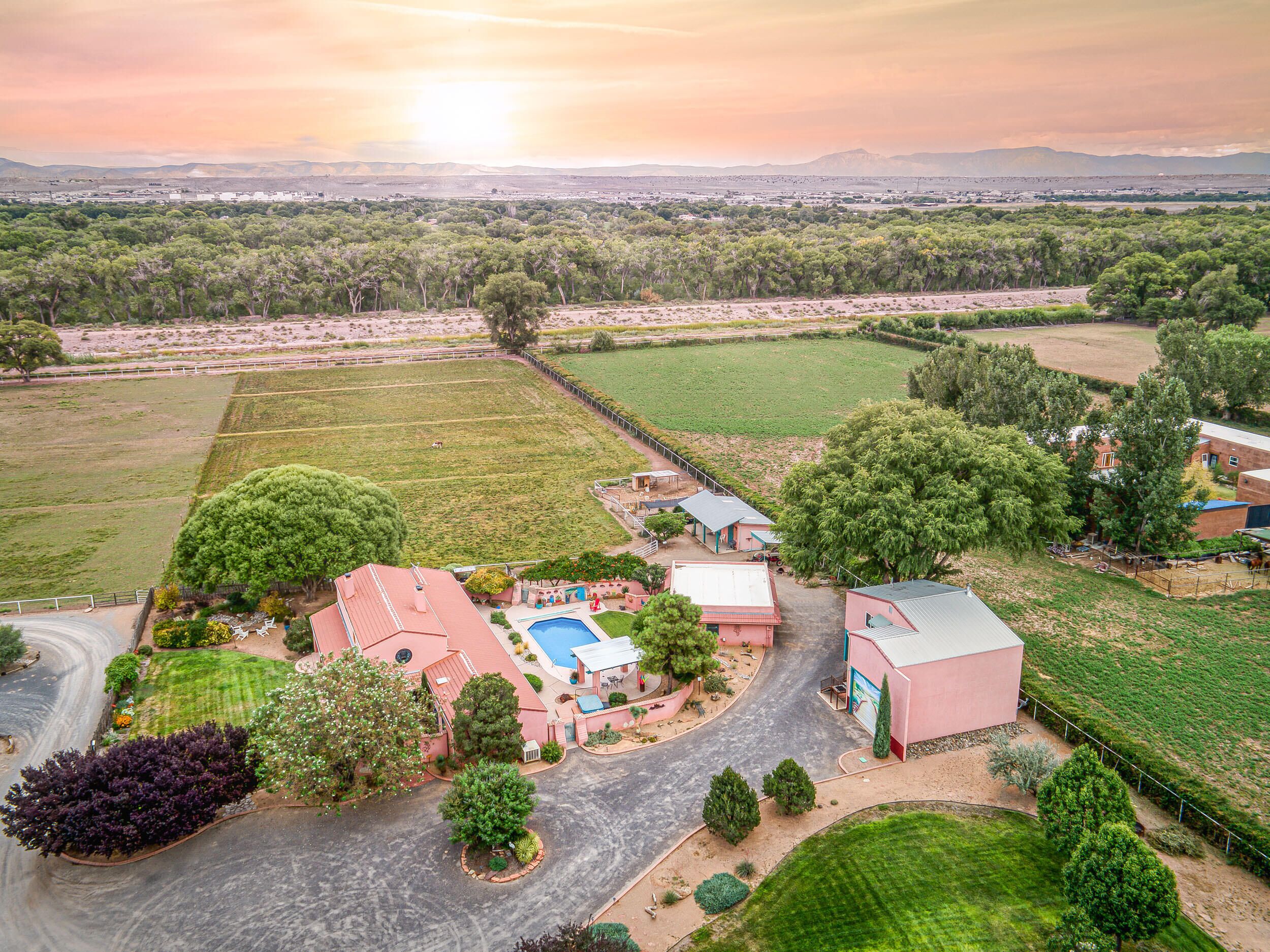 PERFECT COUPLES VACATION