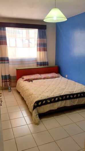 2 bedrooms, iron/ironing board, WiFi, bed sheets - Parklands Highrise Apartment, 1st Street (Nairobi)