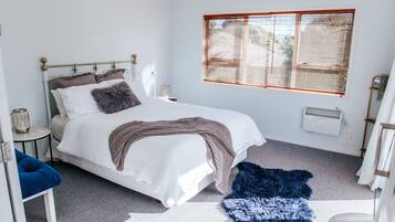 7 Schlafzimmer, Schreibtisch, Bügeleisen/Bügelbrett, WLAN