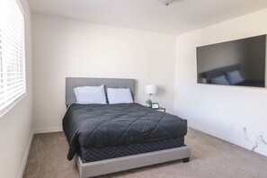 4 Schlafzimmer, Schreibtisch, Bügeleisen/Bügelbrett, kostenloses WLAN