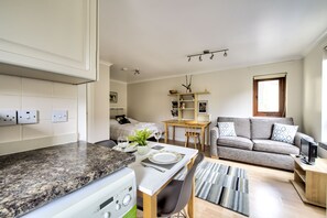 Interior entrance - Dean Village Studio Apartment (Edinburgh)